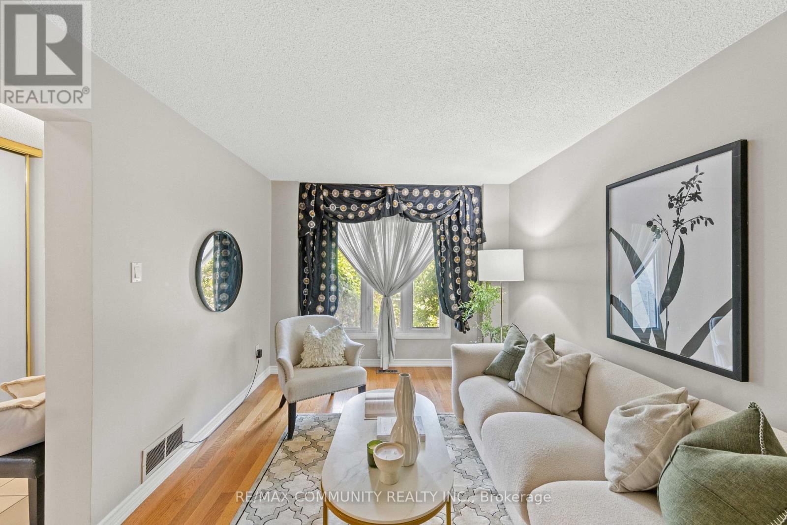 5 PLOWMAN DRIVE - 7