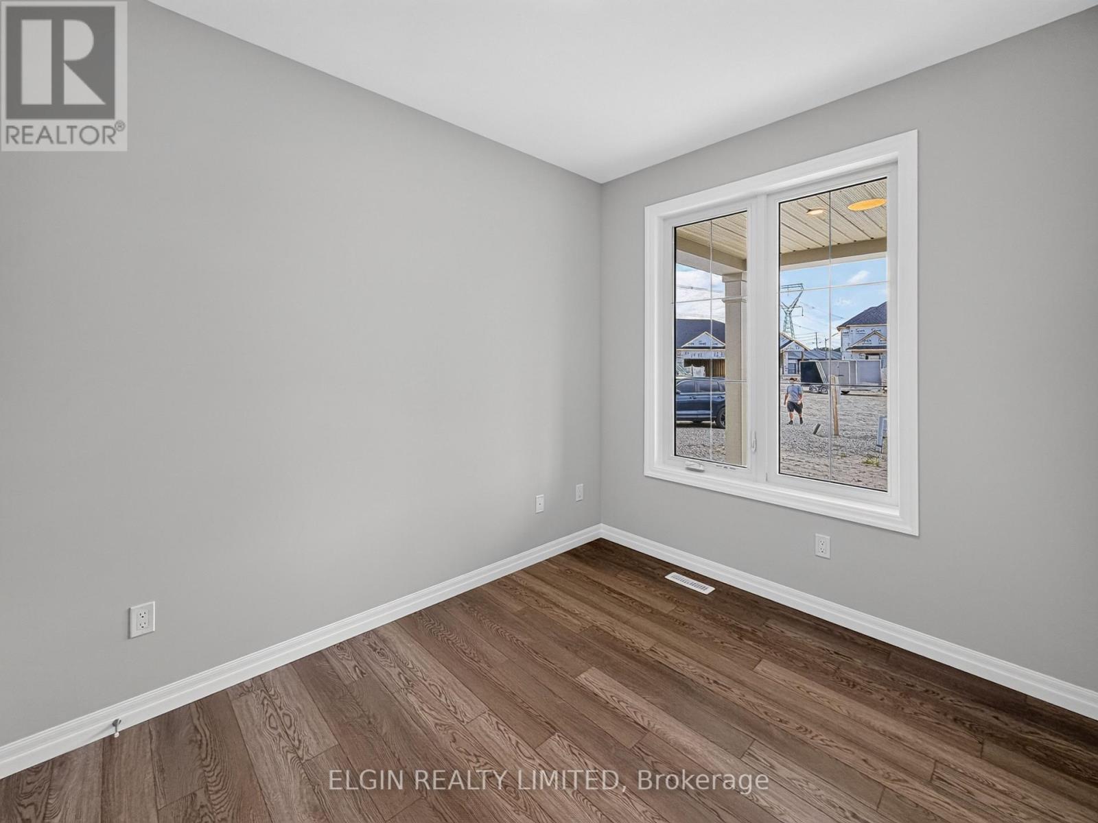 4 THOMAS COURT - 5