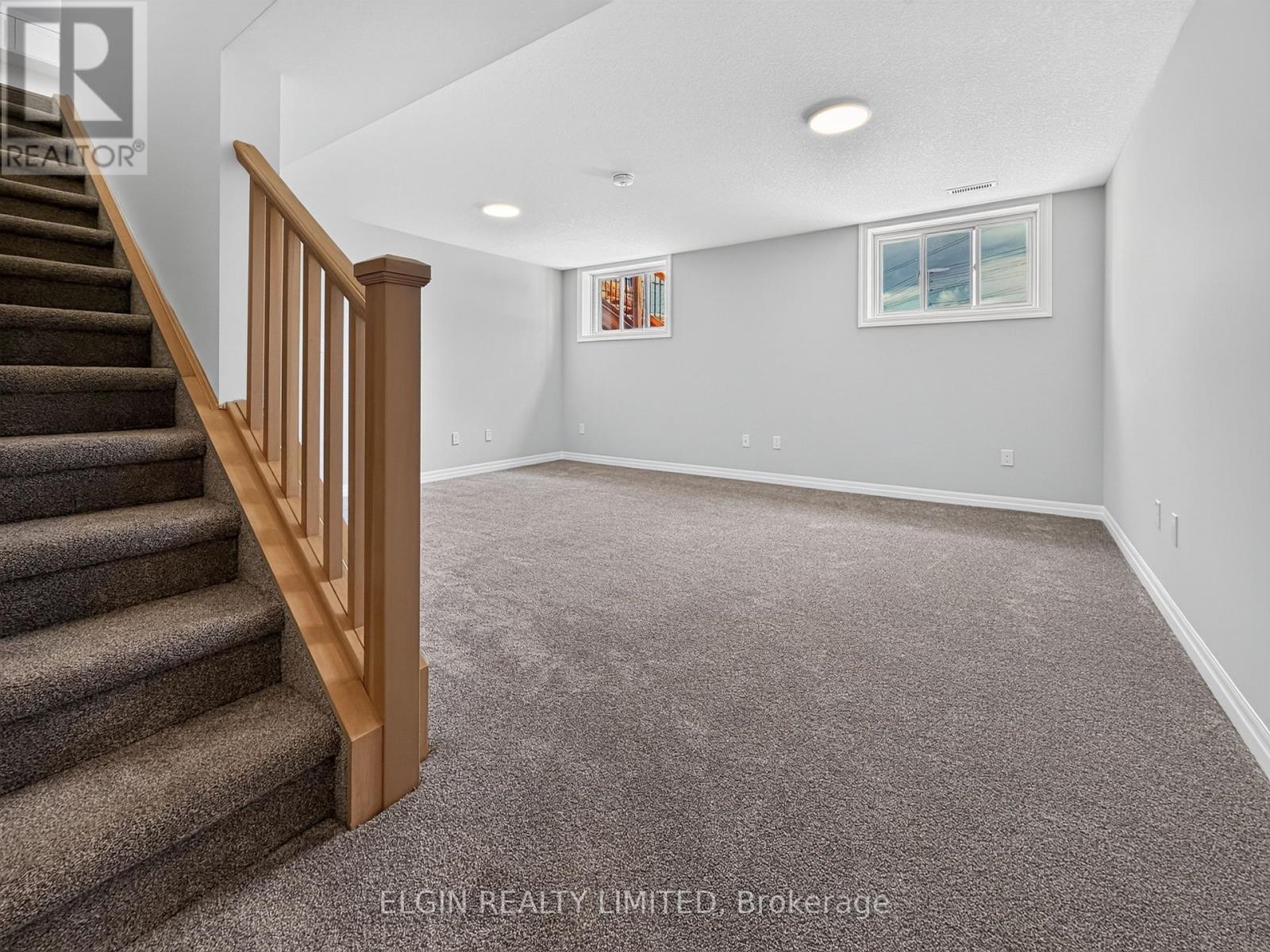 6 THOMAS COURT - 21
