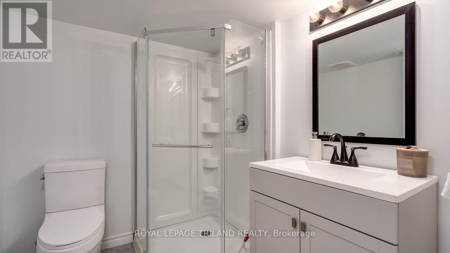 14 WILLARD CRESCENT - 31