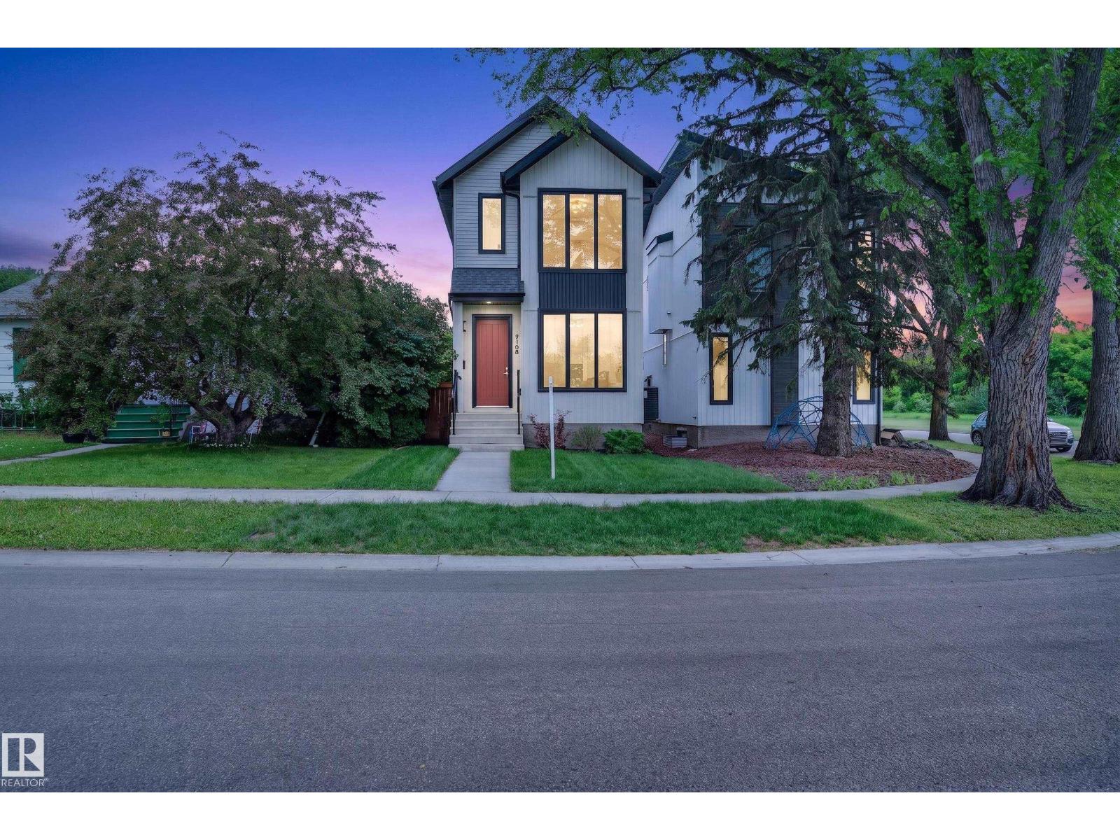 9108 64 AV NW, Hazeldean, Edmonton photo 2