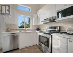 157 Gladeview Private, Ottawa, ON K1T4C4 Photo 9
