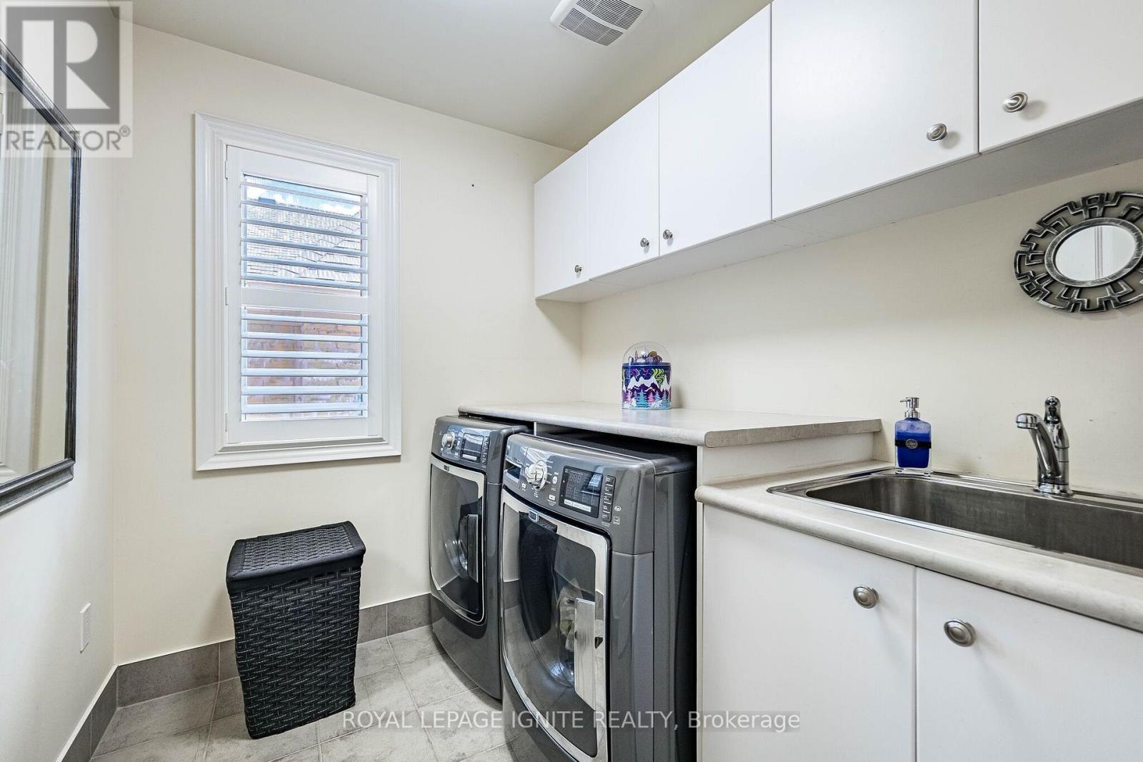 5 STELLAR AVENUE - 41