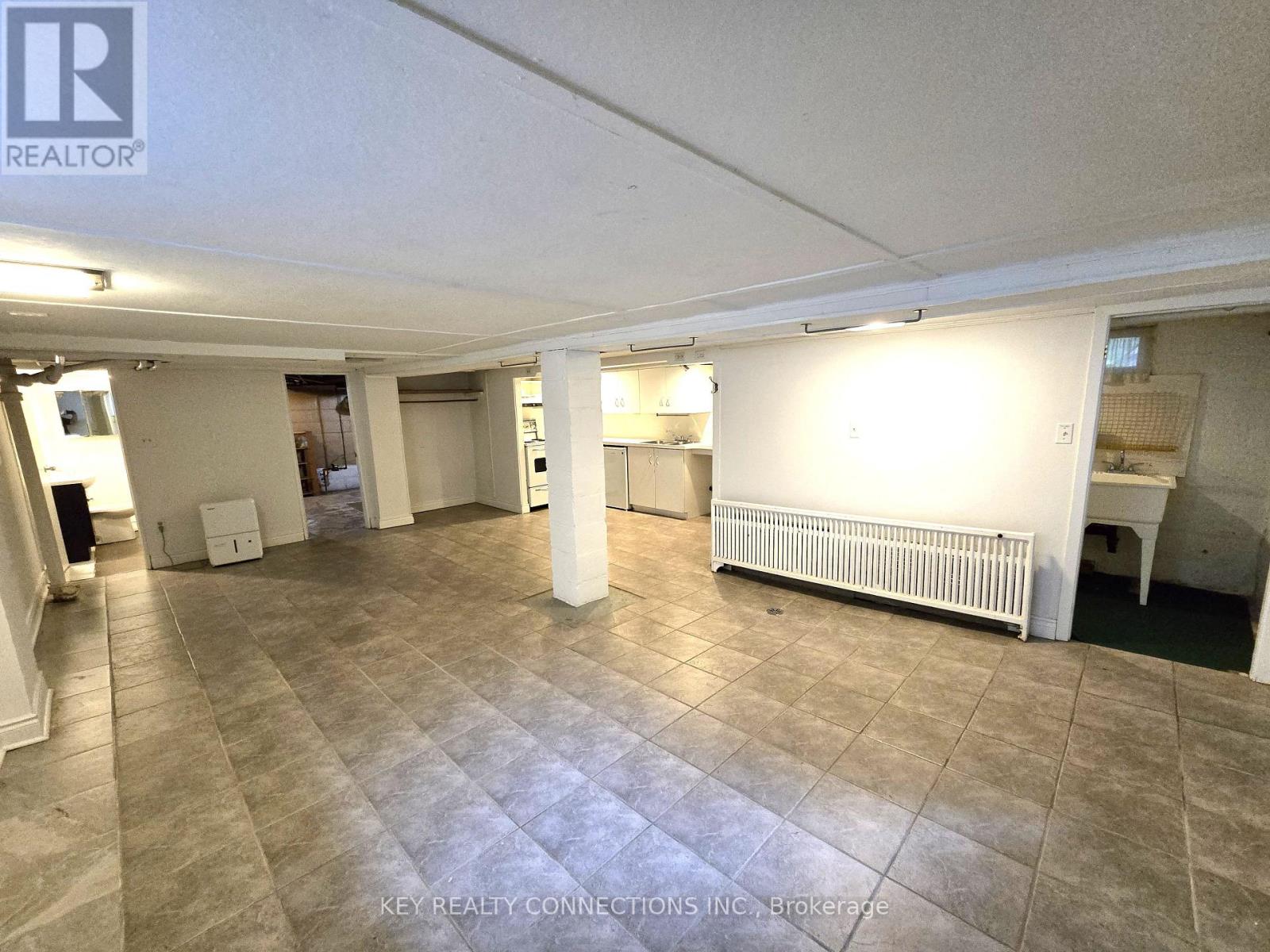 62 ROYAL YORK ROAD - 17