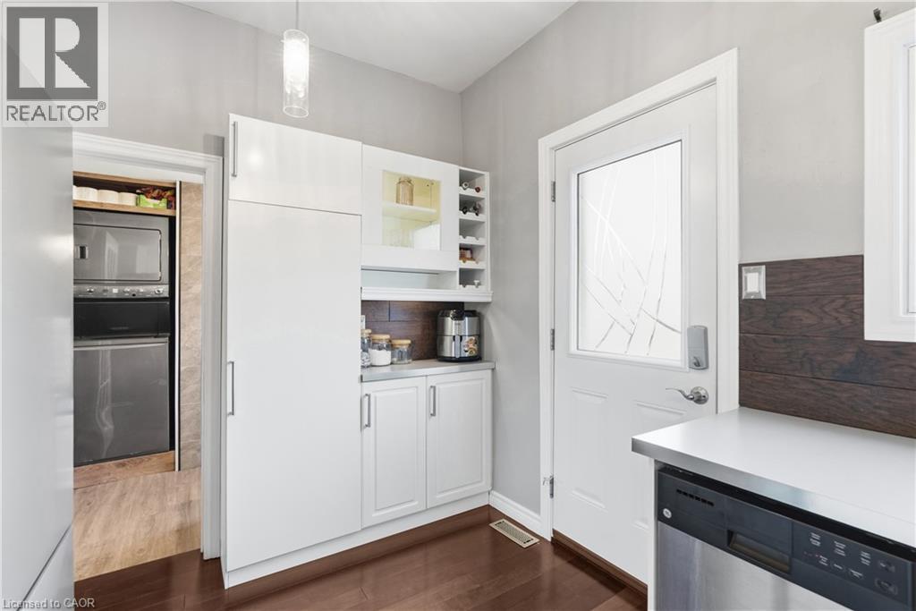 67 ROBINS Avenue - Image 20