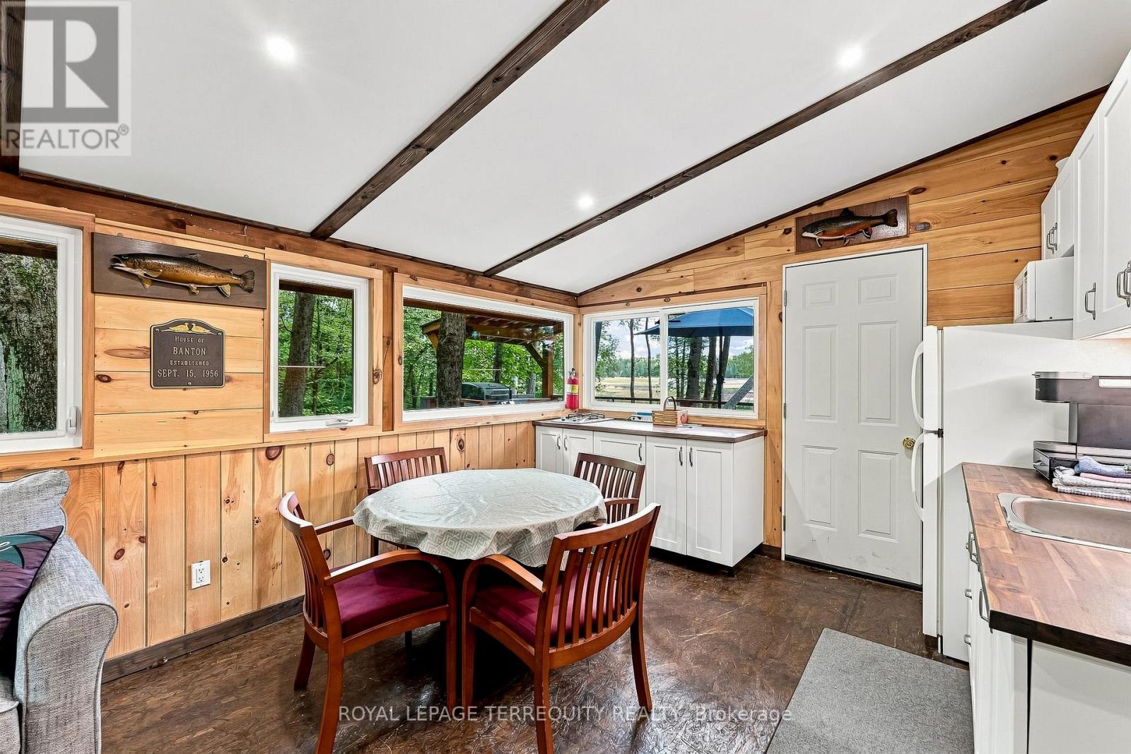 299 SWINBURNE LANE - 14