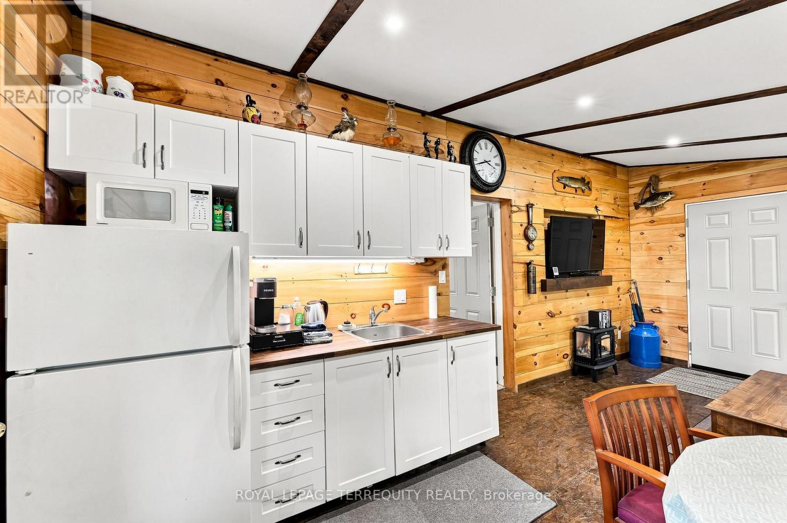 299 SWINBURNE LANE - 17
