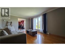 Bath (# pieces 1-6) - 236 St-louis Street, Atholville, NB E3N4B6 Photo 10