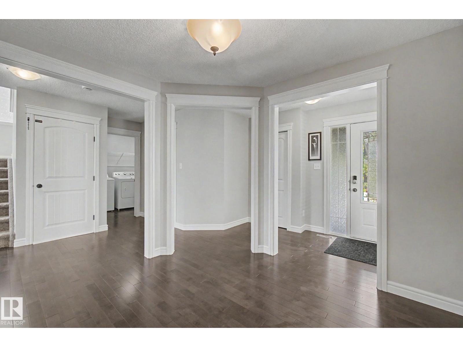 15868 10 AV SW - 10