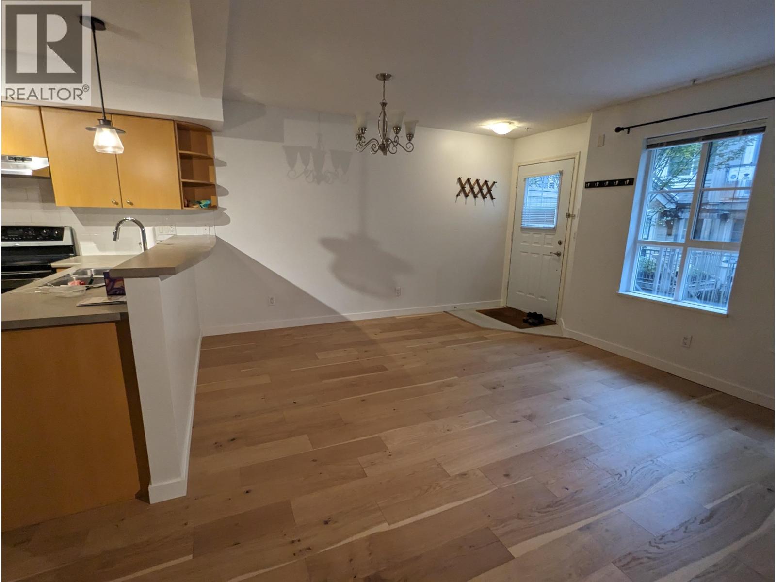 2 Bed, 2 Bath House for Rent in Burnaby – 49 7088 17TH AVENUE, Burnaby – MLS# R3159297 - Image 8