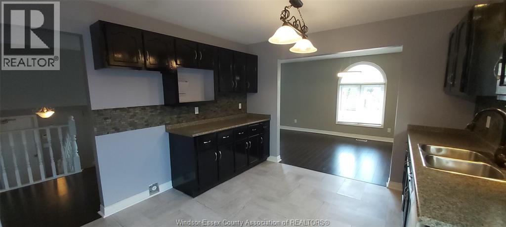 8339 KINGSTON CRESCENT - 12