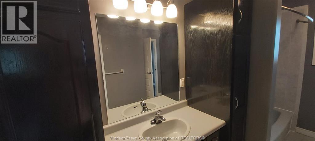 8339 KINGSTON CRESCENT - 27