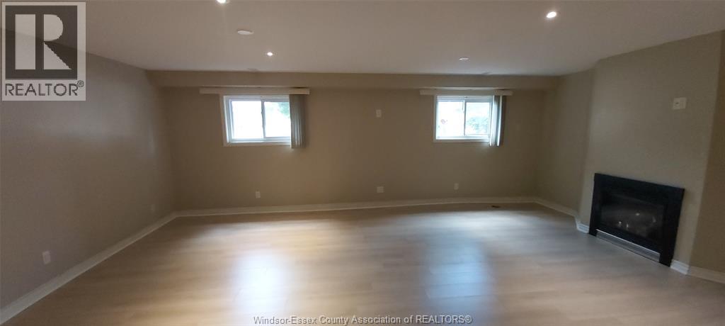 8339 KINGSTON CRESCENT - 29