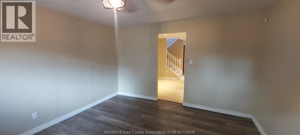 8339 KINGSTON CRESCENT - 31