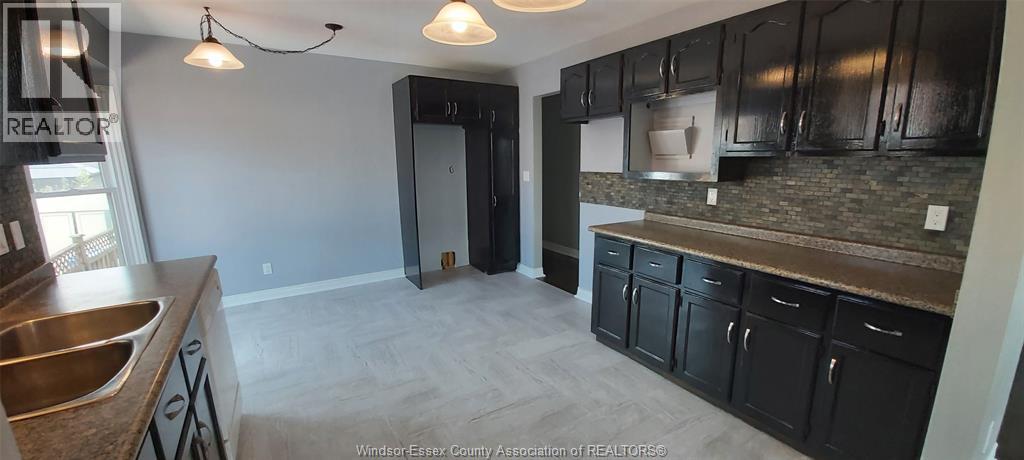 8339 KINGSTON CRESCENT - 40