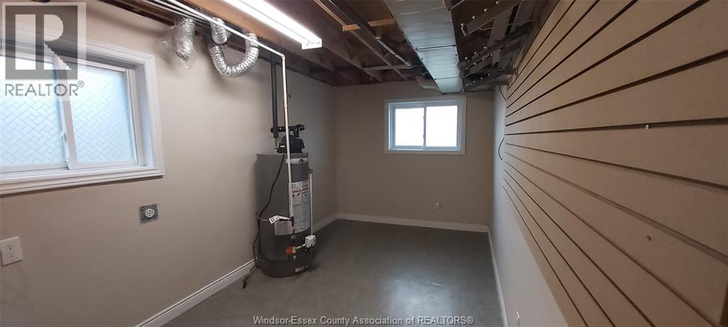 8339 KINGSTON CRESCENT - 43