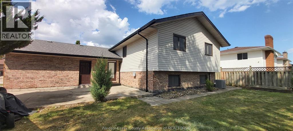8339 KINGSTON CRESCENT - 46