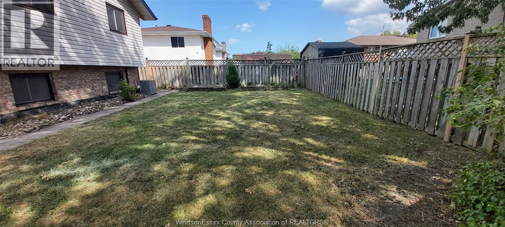 8339 KINGSTON CRESCENT - 47