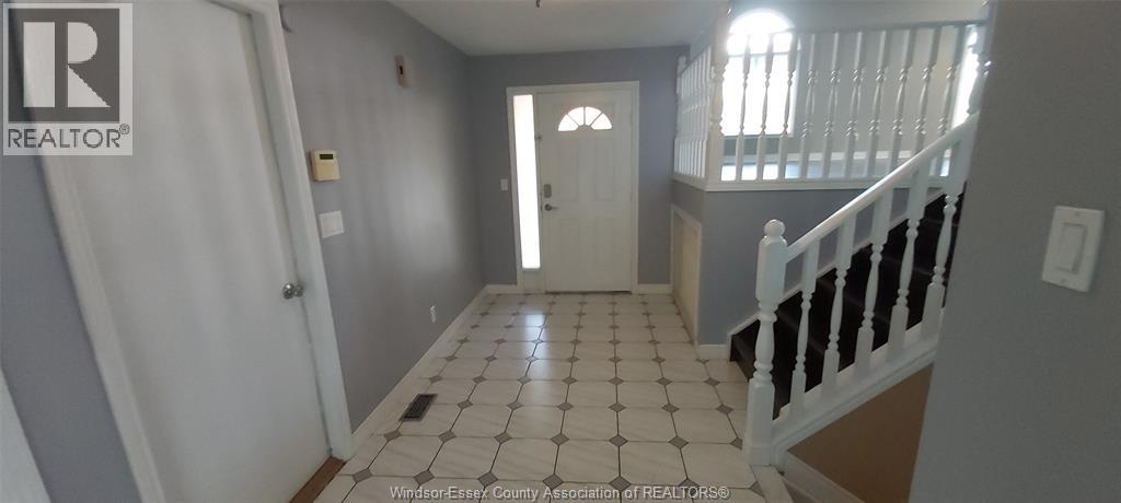 8339 KINGSTON CRESCENT - 8