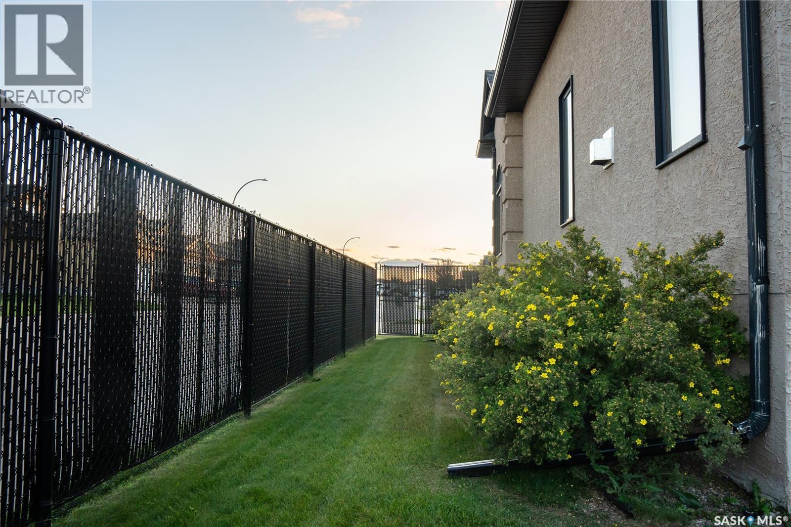 62 Glen Howard WAY - Image 11