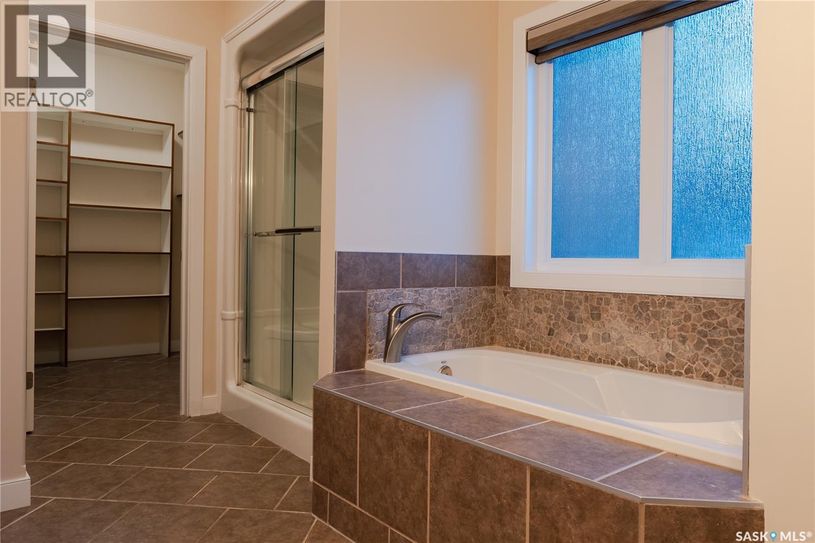 62 Glen Howard WAY - Image 32