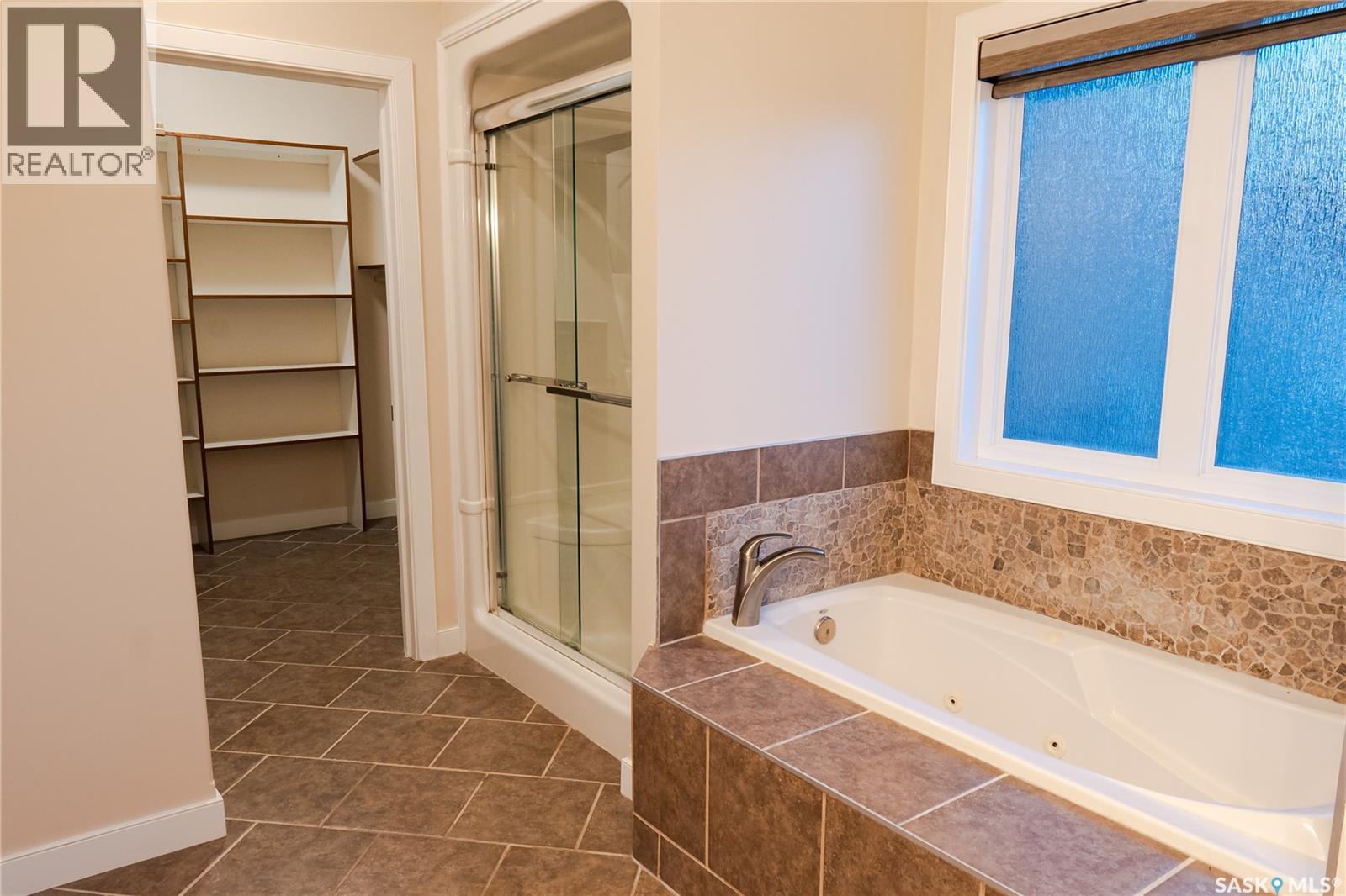 62 Glen Howard WAY - Image 38