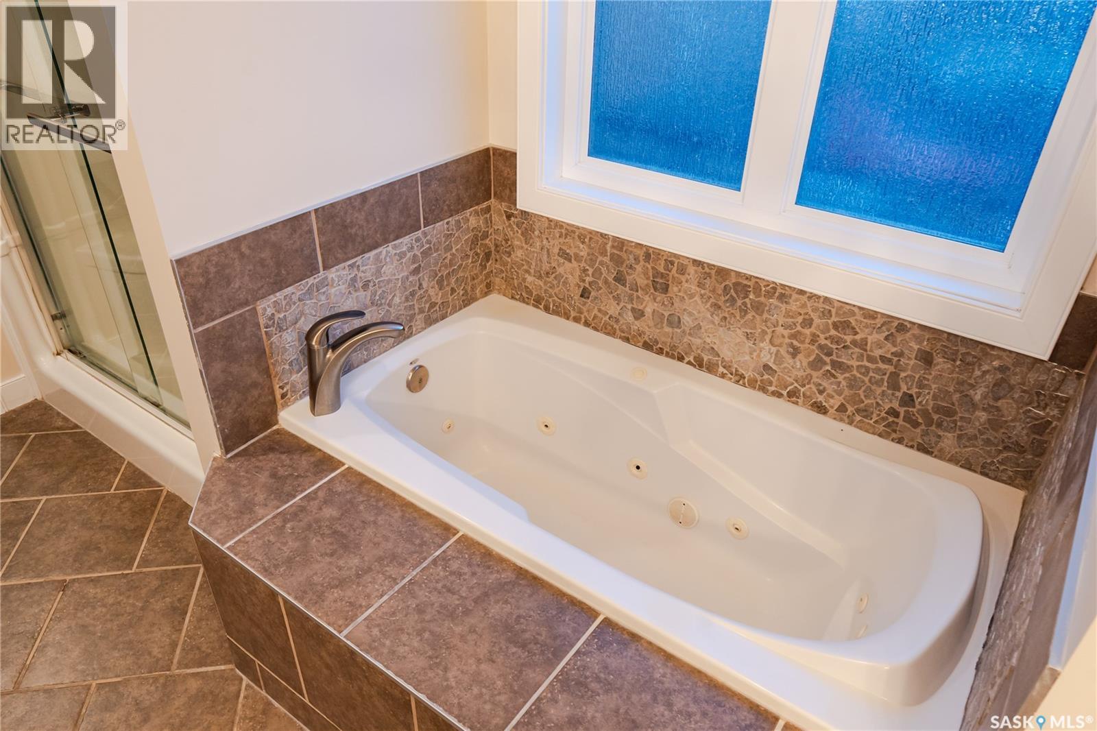 62 Glen Howard WAY - Image 39