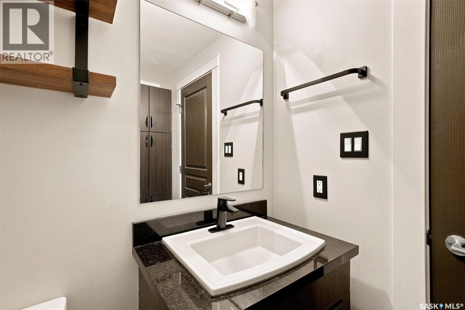 #305 721 8th STREET E - 19