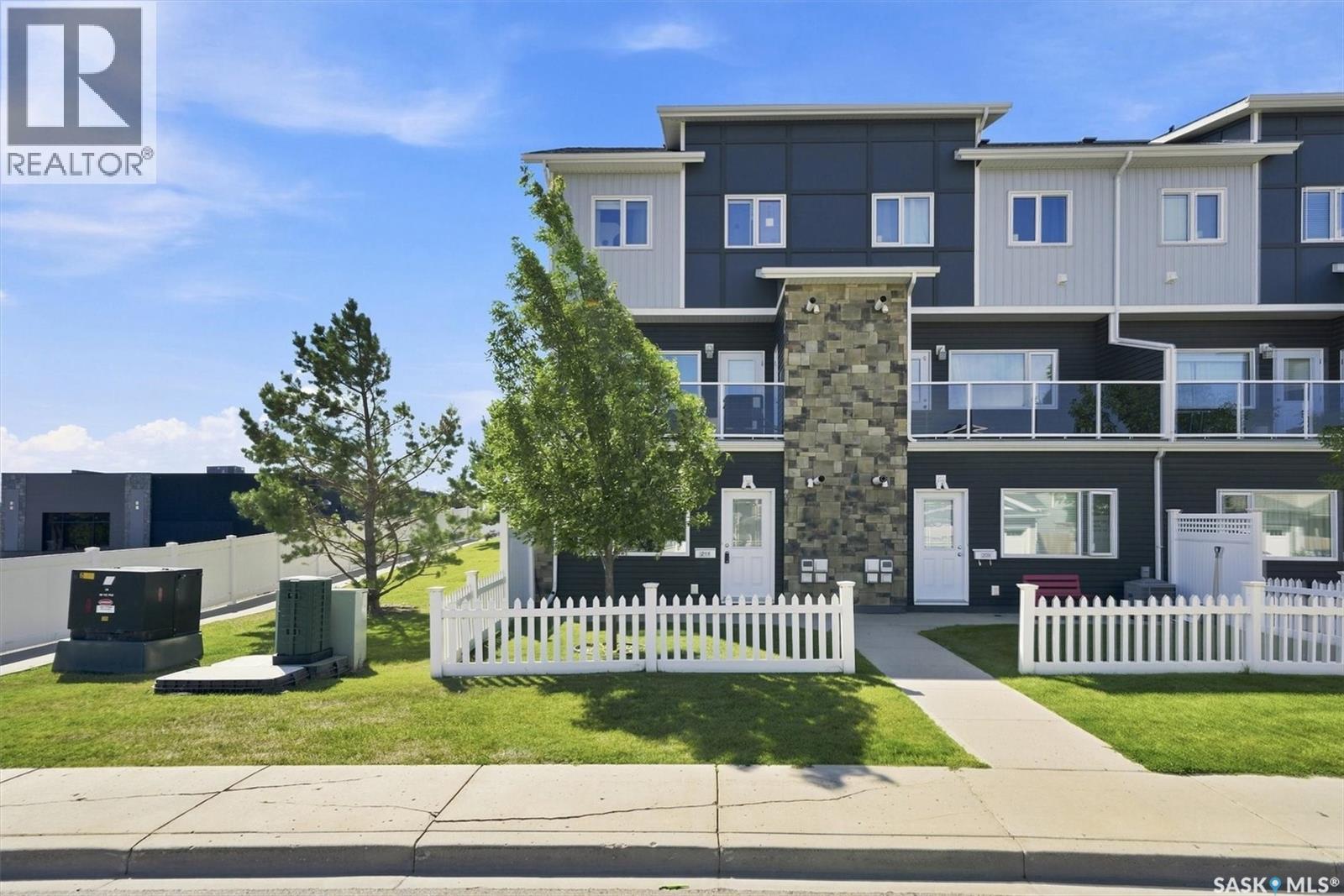 #211 225 Hassard CLOSE - 1