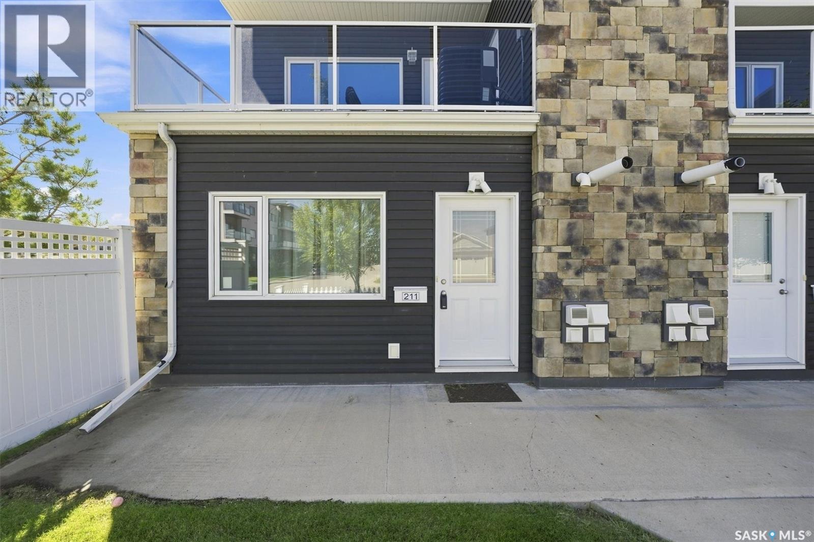 #211 225 Hassard CLOSE - 2