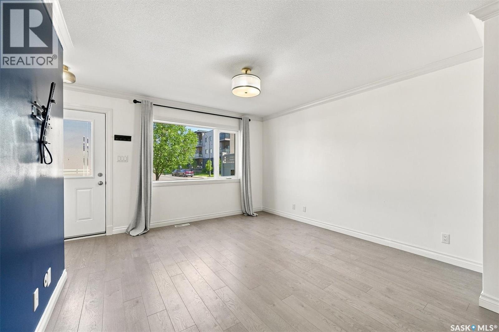 #211 225 Hassard CLOSE - Image 6