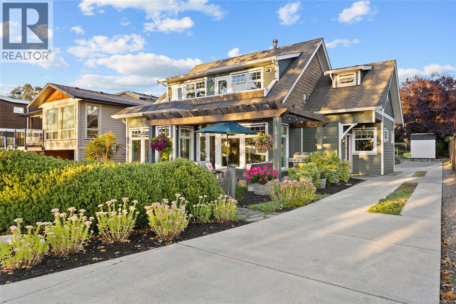 10117 West Saanich Rd - 2