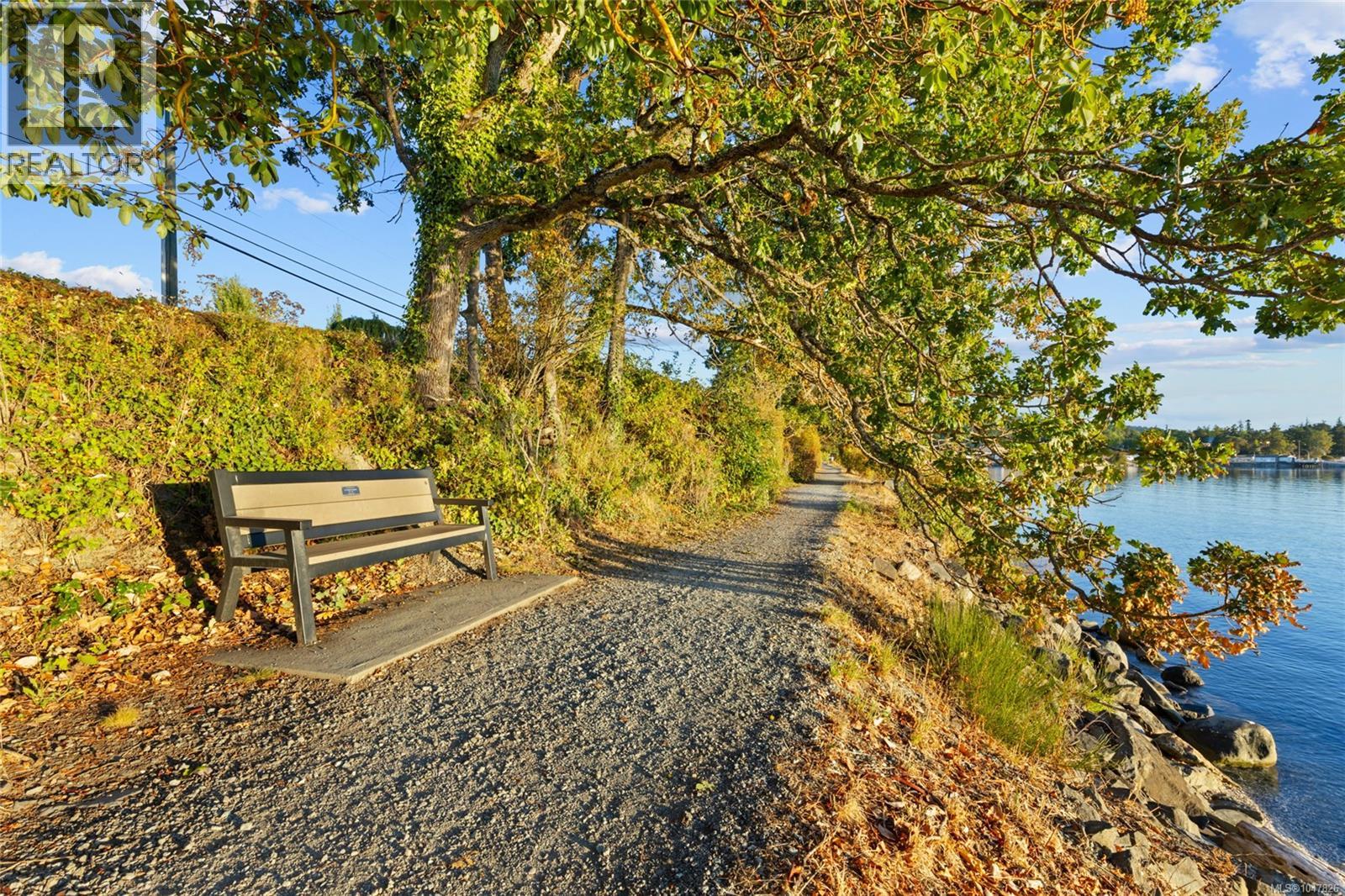 10117 West Saanich Rd - 55