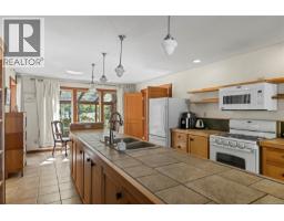 Kitchen - 2185 Widgeon Rd, Qualicum Beach, BC V9K1Y8 Photo 21