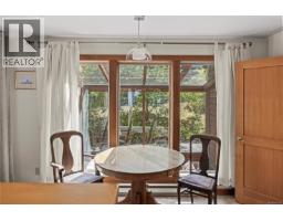 Living room - 2185 Widgeon Rd, Qualicum Beach, BC V9K1Y8 Photo 16