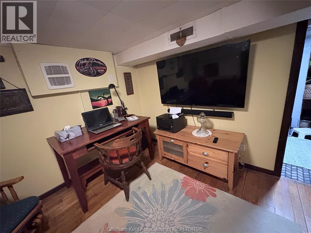 158 LORNE AVENUE - Image 28