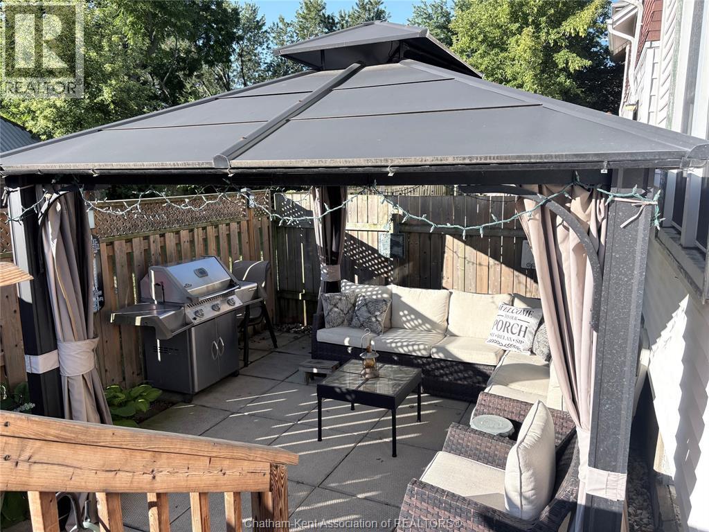 158 LORNE AVENUE - 32