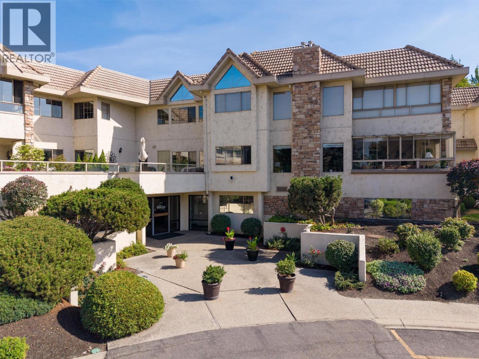 101 3335 Richter Street, Kelowna