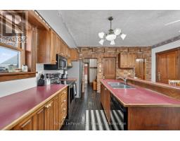 Kitchen - 2553 County Road 42, Clearview, ON L0M1S0 Photo 9