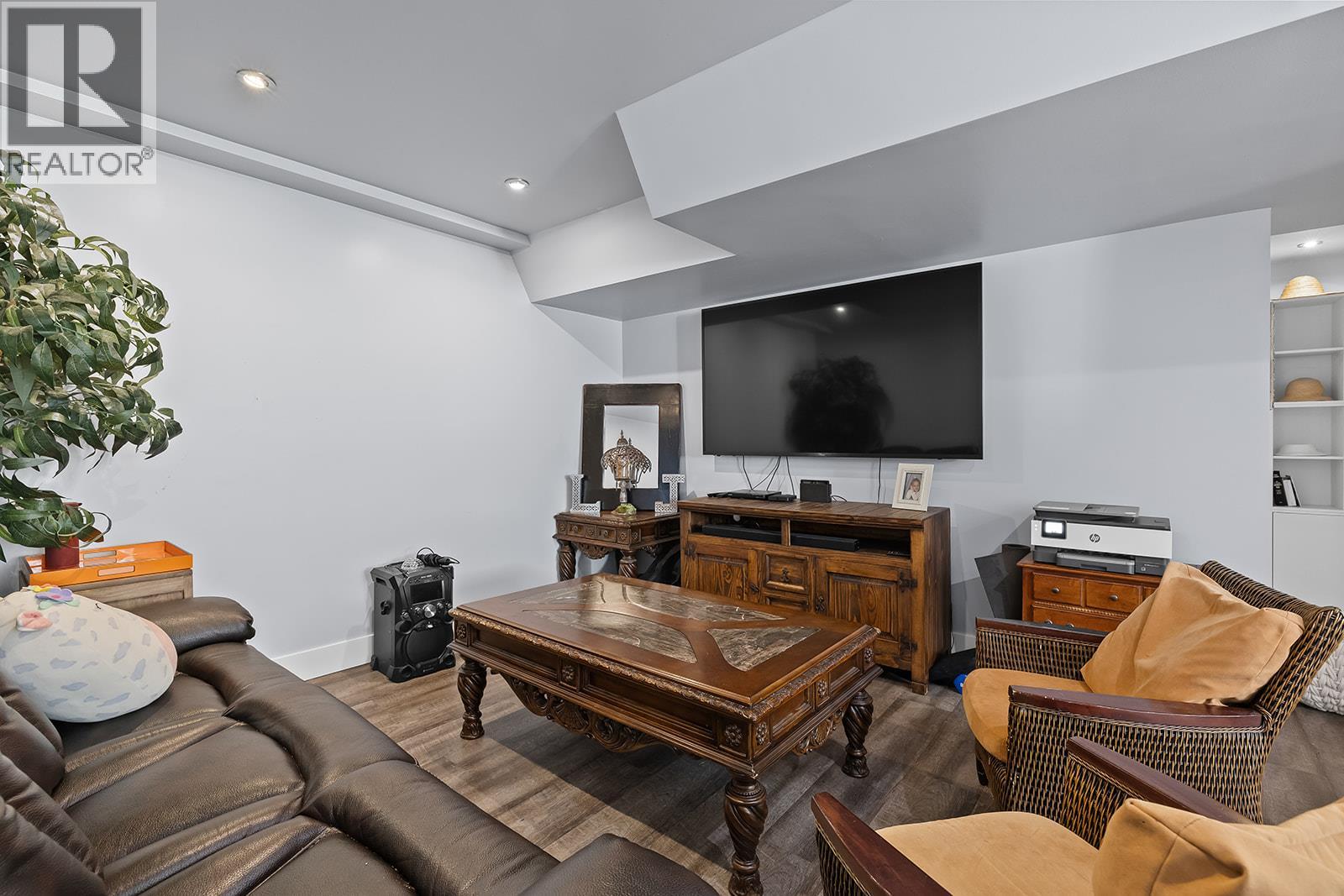  606 South Crest Drive, Kelowna