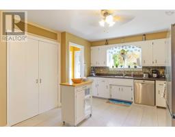 Sunroom - 515 Highway 360, Somerset, NS B0P1E0 Photo 6
