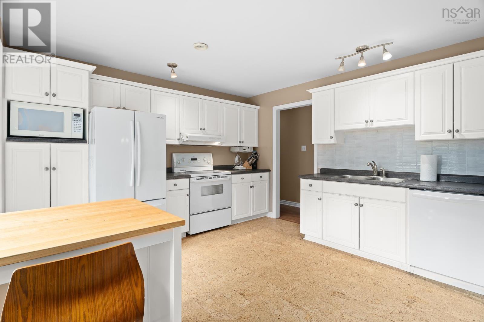 319 Buckingham Drive - Image 10