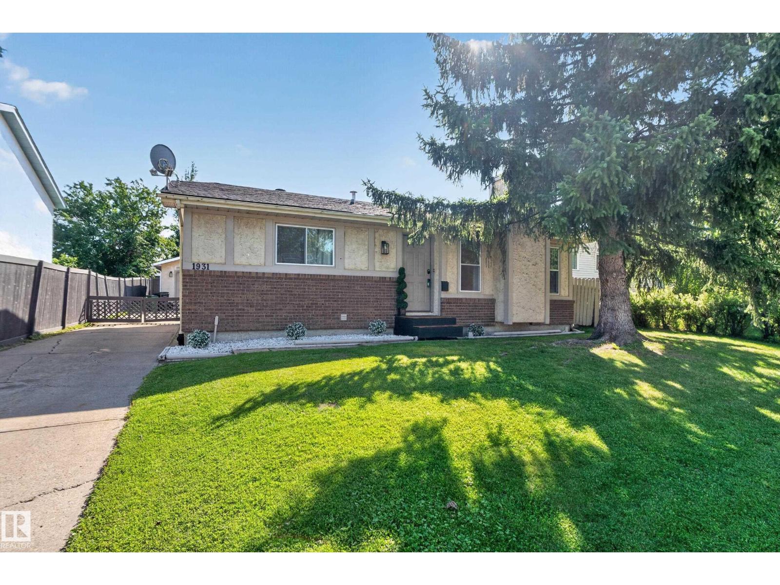 1931 145A AV NW, Edmonton, Alberta, T5Y1S9