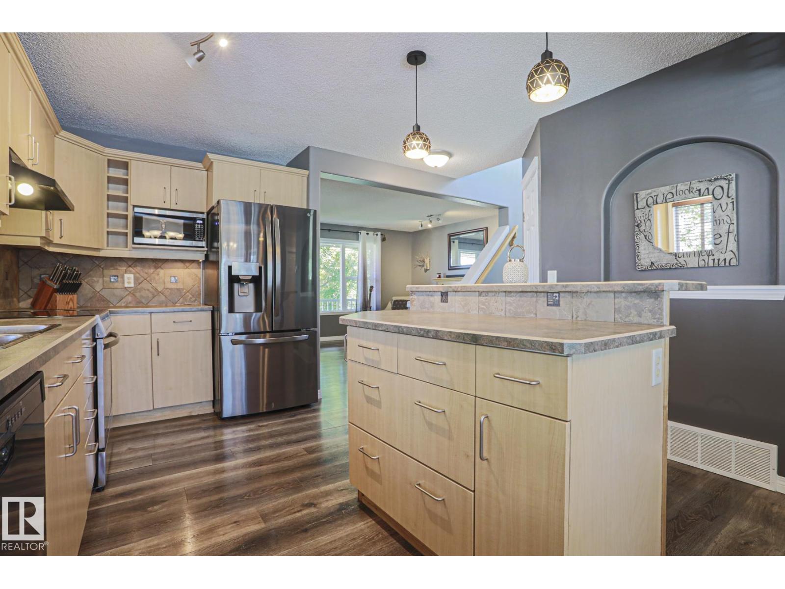 17468 89 ST NW - 9
