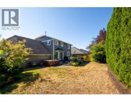 2400 Stirling Cres, Courtenay, BC V9N9W6 Photo 37