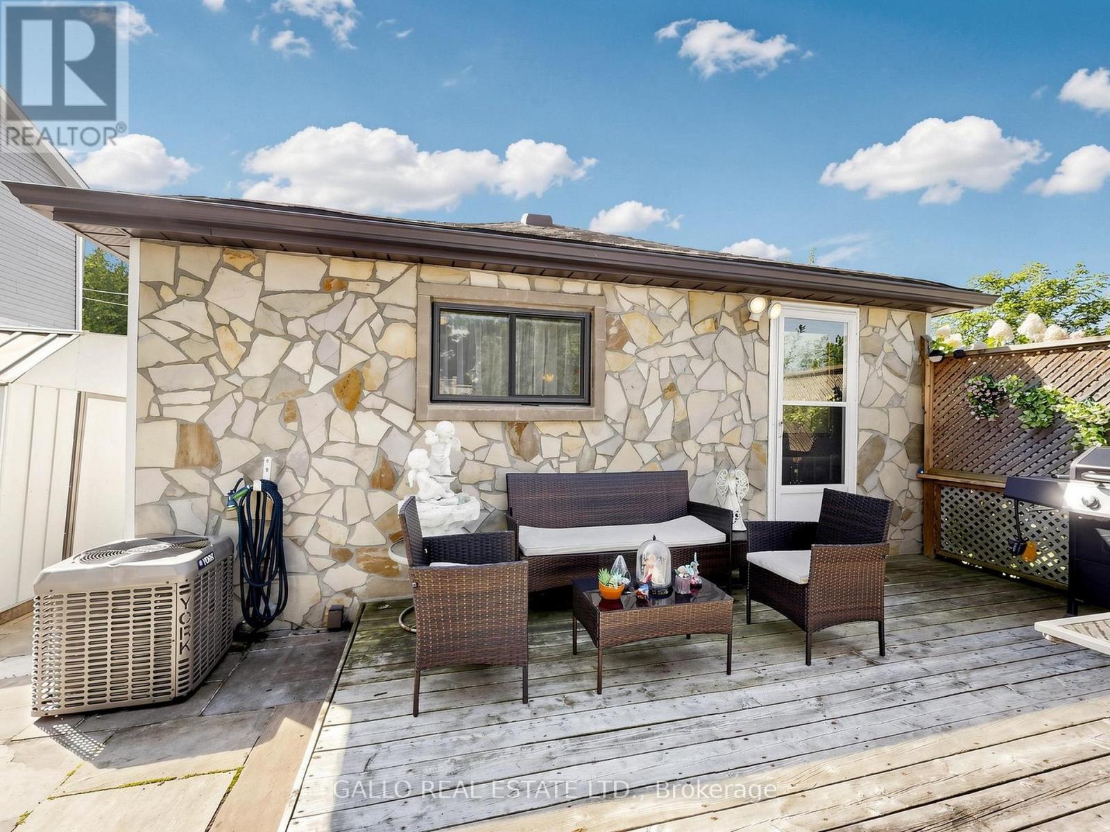 68 VALLEY ROAD - 20