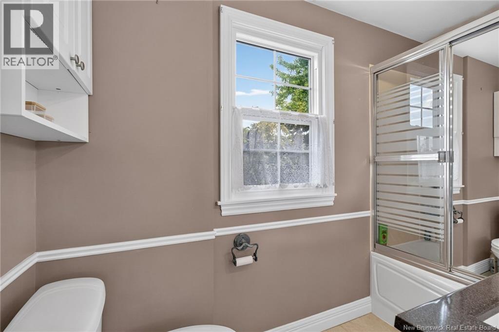 210 Blythwood Avenue - Image 29