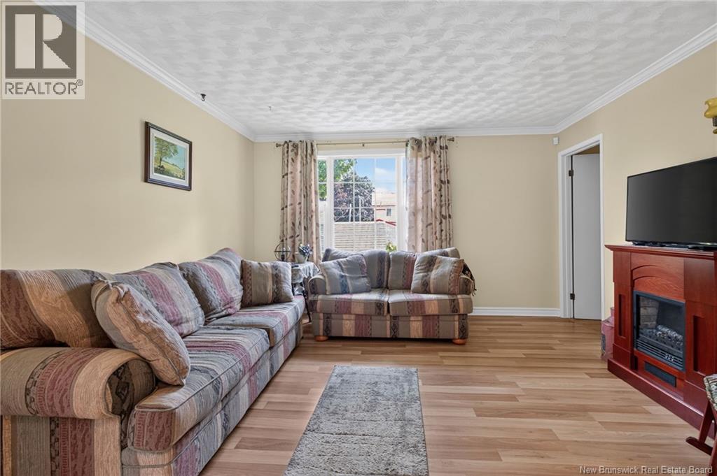 210 Blythwood Avenue - Image 9