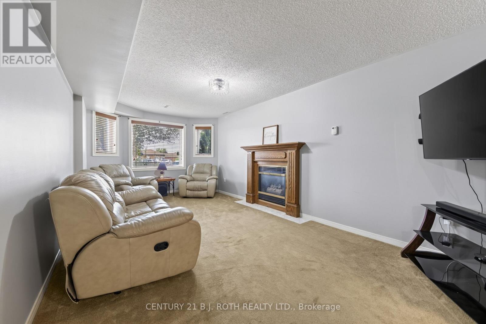23 CARTER CRESCENT - 16