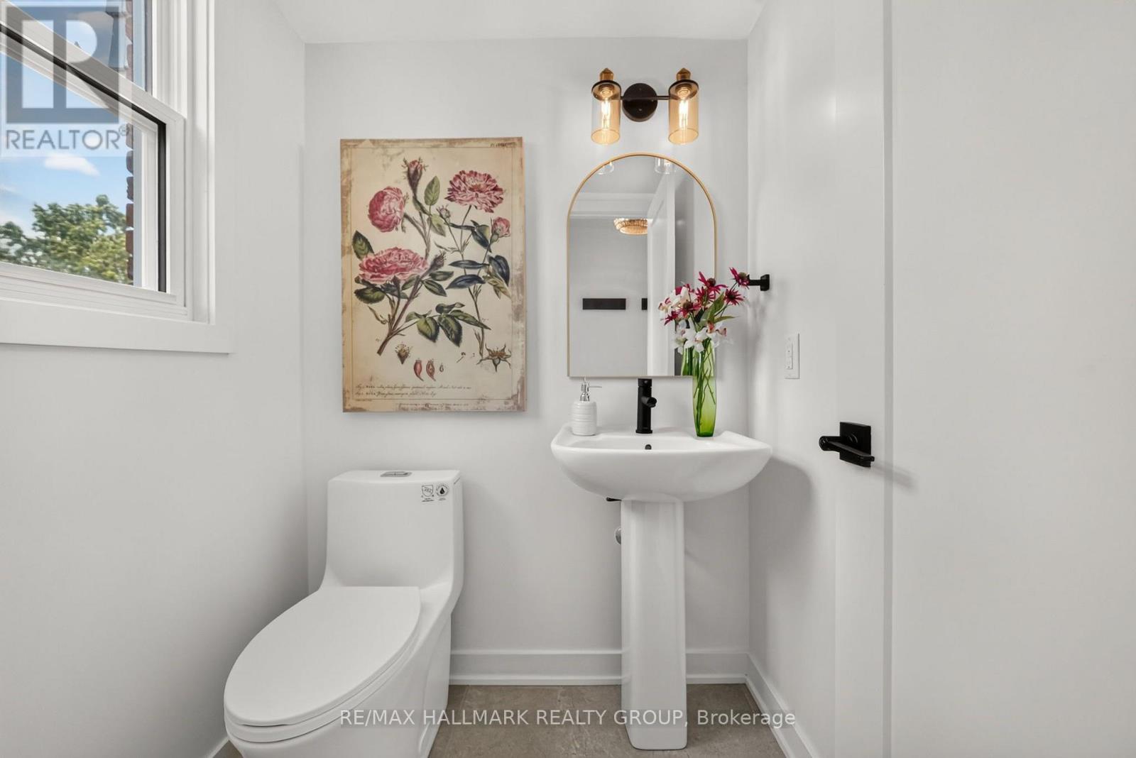 #38 660 HOCHELAGA STREET - Image 18